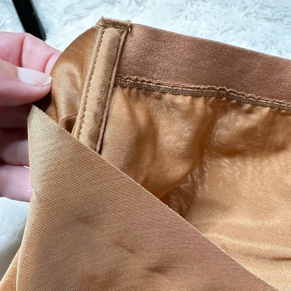 NEW Skims Sheer Sculpt Low Back Shorts in Ochre Women’s XL - Picture 7 of 9